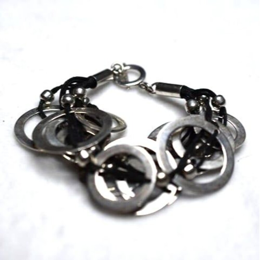 Punk Grunge Entwined Circles Silver Tone Black Band Toggle Latch  6" Bracelet